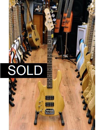 G&L Tribute-L2000 4 Natural Lefthanded